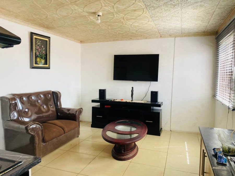 2 Bedroom Property for Sale in Harare Western Cape